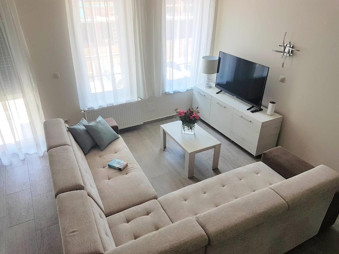 Silver Lodge Apartment 1 Eger Buitenkant foto